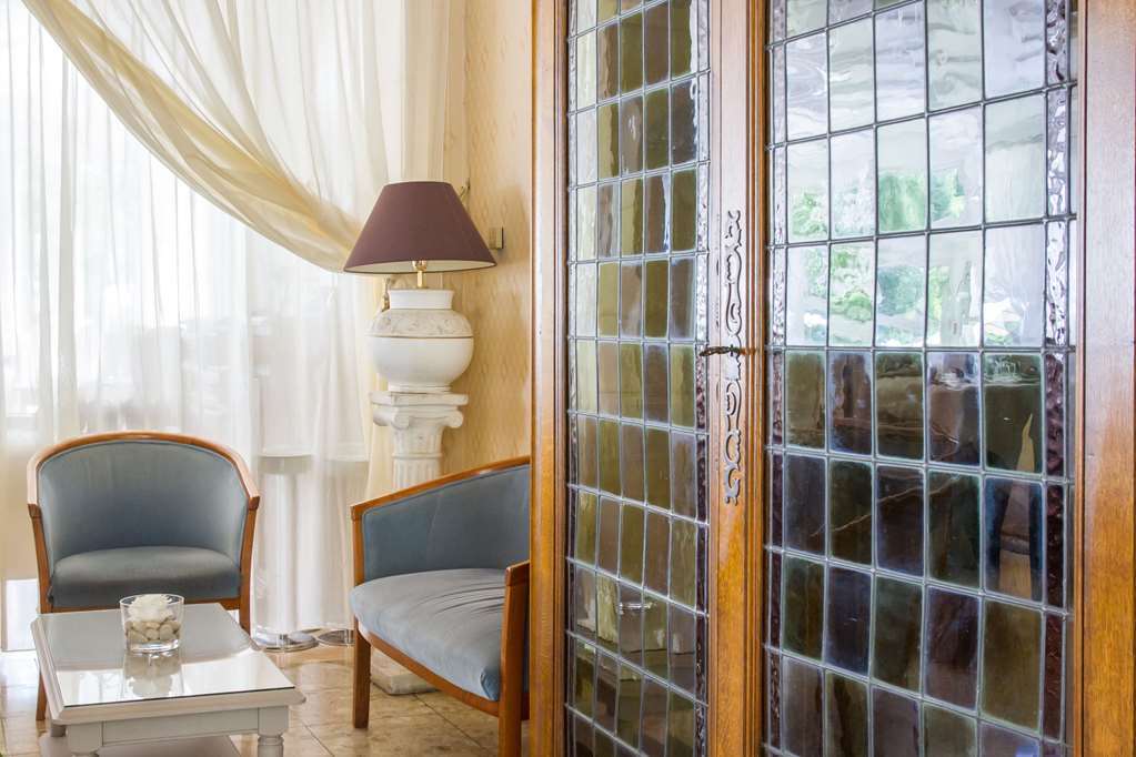 Chateau Des Comtes De Challes المطعم الصورة